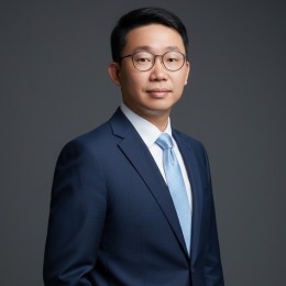 Portrait of Teacher 「Shiang-Jou Chen」